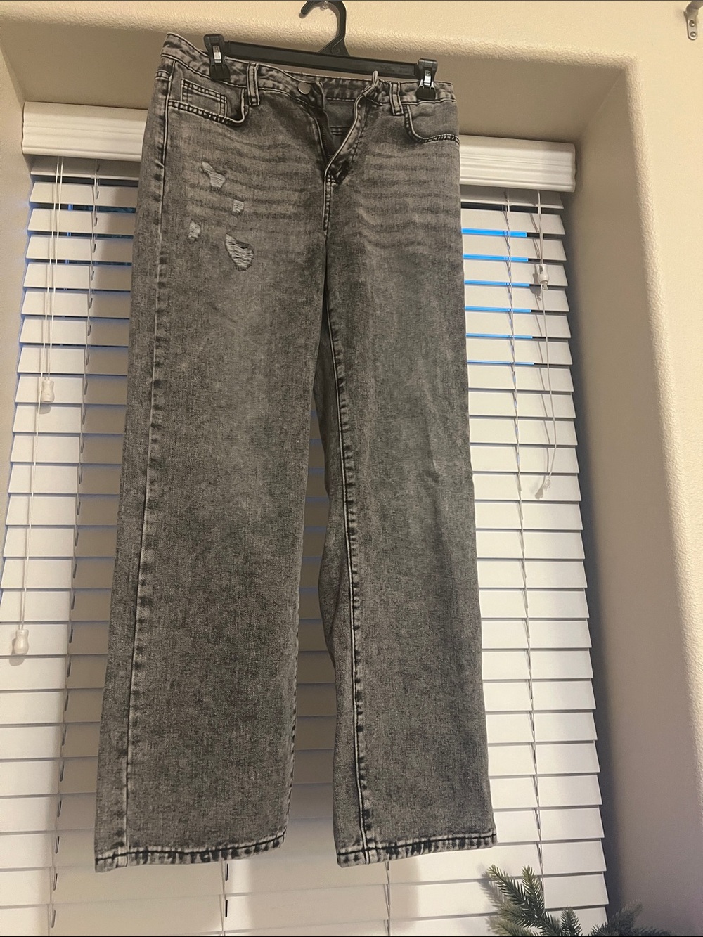 SHEIN Girls Gray Distressed Straight-Leg Jeans